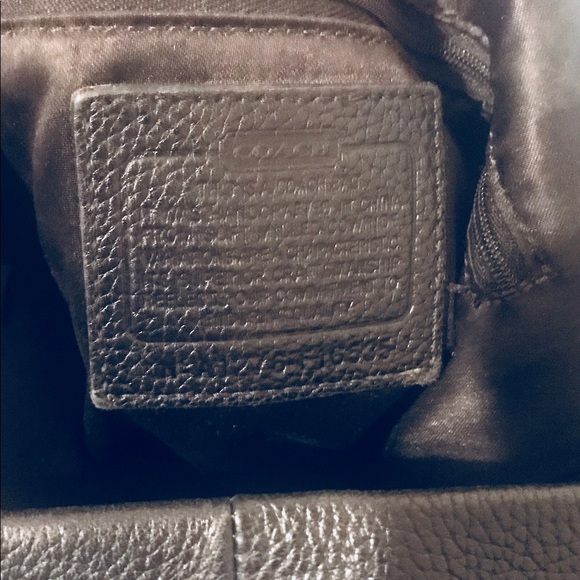 Black leather coach handbag - Picture 7 of 8